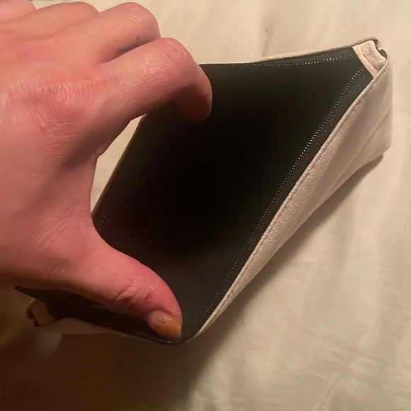 Chanel beautiful Cream Suede costmetic❤️(Traded)❤️ - Picture 2 of 3